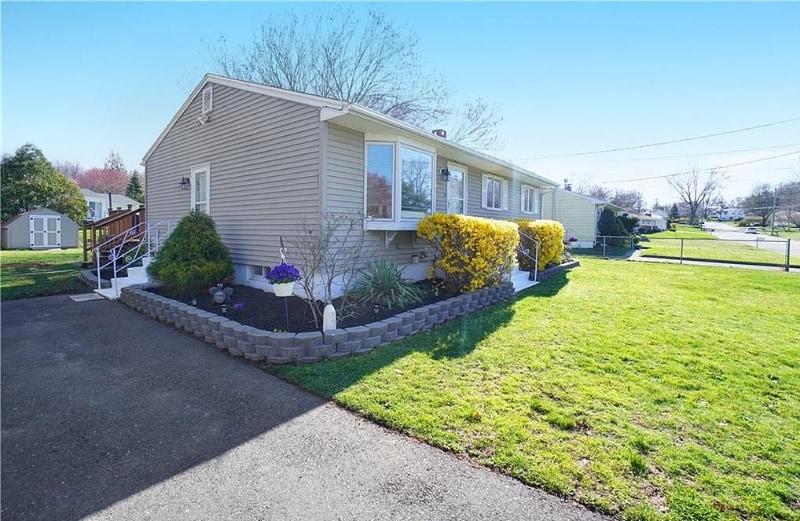 Building Photo - 99 Putney Dr