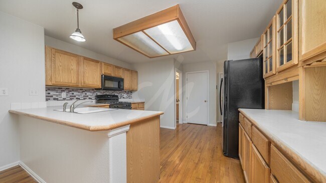 Building Photo - Stetson Hills Charmer with 2 Car Garage