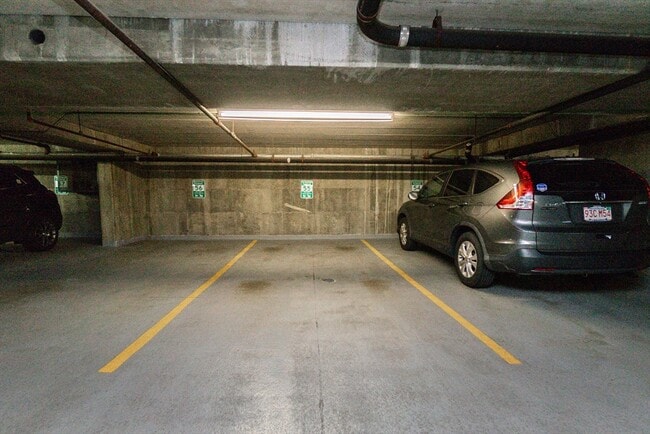 Building Photo - 1933 Commonwealth Ave