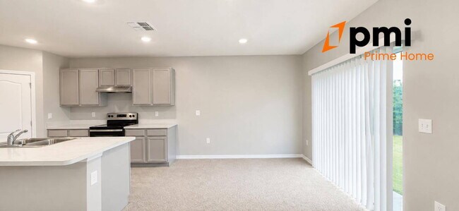 Building Photo - Stunning 5-Bedroom single family Home in Tavares | Spacious Layout & Modern Comforts