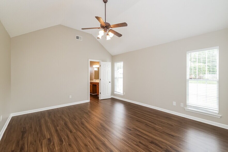 Building Photo - 13268 Sandbourne S