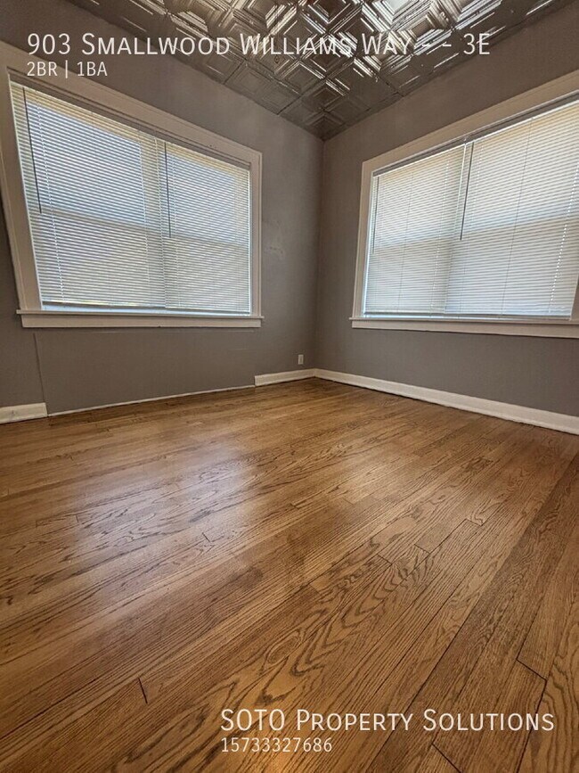 Building Photo - 903 William St