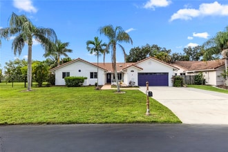 Building Photo - 15800 Surrey Cir