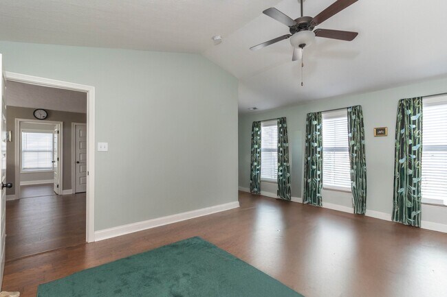 Building Photo - 1416 Madison Oaks Rd