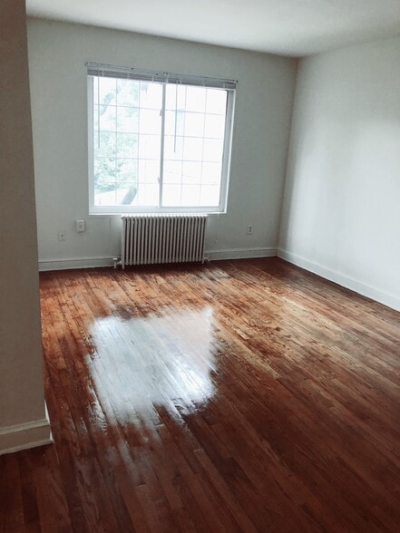 Building Photo - 100 Schuyler Rd