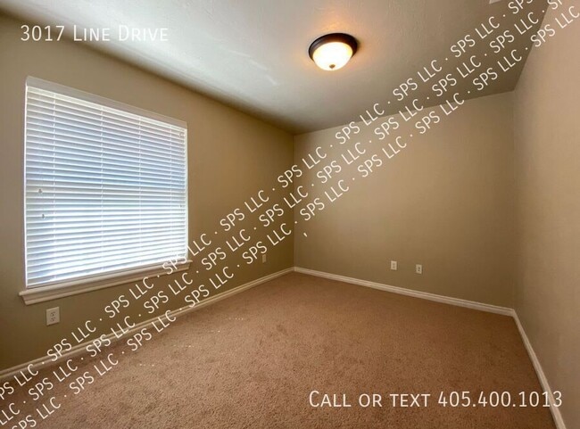 Building Photo - 3017 Line Dr