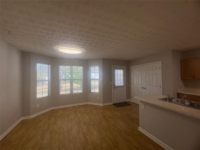 Building Photo - 5863 Strathmoor Manor Cir