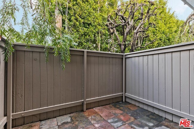 Building Photo - 1013 21st St