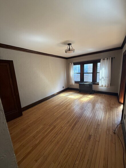 Building Photo - 4312-4332 N Oakland Ave
