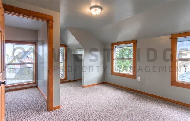 Building Photo - 609 NE Webster St