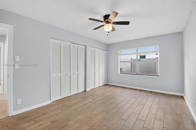 Building Photo - 6043 Sunberry Cir
