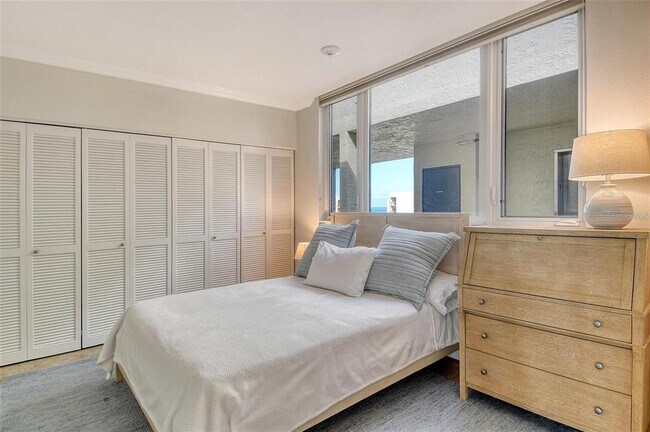 Building Photo - 1065 Gulf of Mexico Dr