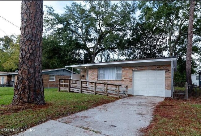 Primary Photo - 1611 W 30th St