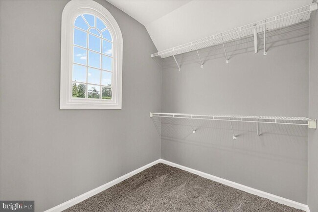 Building Photo - 6455 Saddlebrook Ln