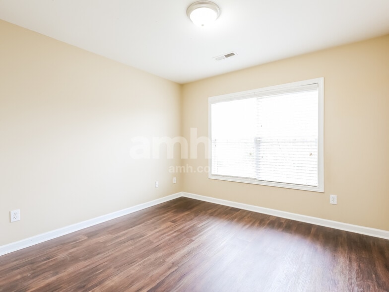 Building Photo - 101 Kirkshire Ln