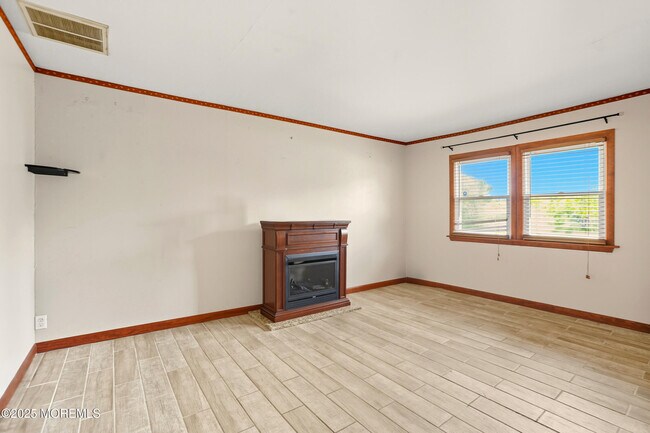Building Photo - 468 Brookforest Dr