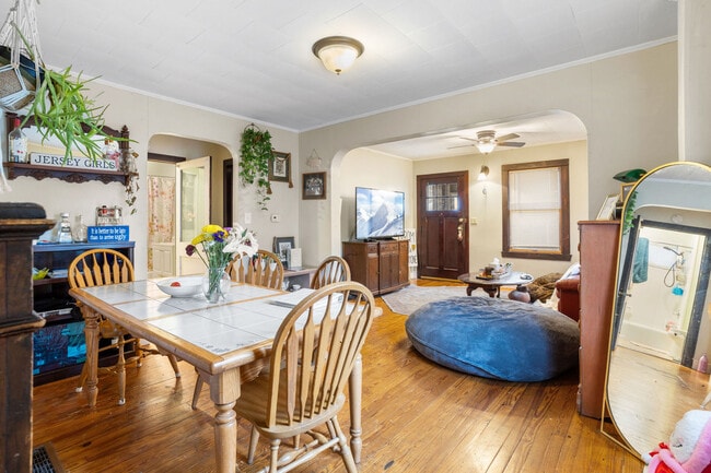 Building Photo - 14 Allison Ave