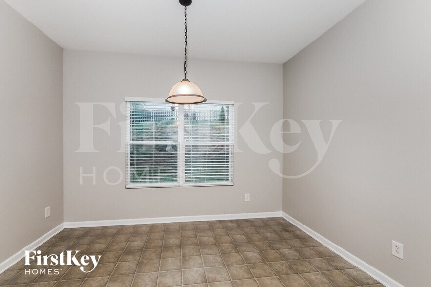 Building Photo - 16422 Austringer Pl