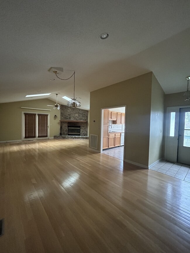 Building Photo - 140 Havenridge Cir