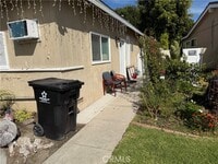 Building Photo - 620 N Janss Way