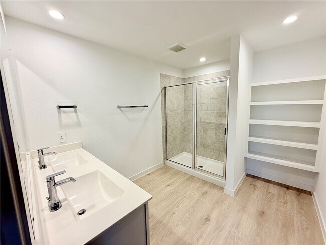 Building Photo - 31611 Farlam Farms Trl