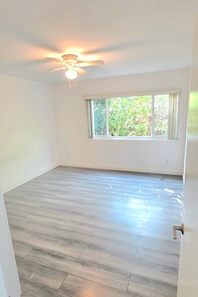 3rd bedroom - 340 Rennie Ave