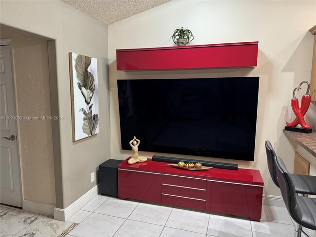 Building Photo - 9446 SW 140th Ct