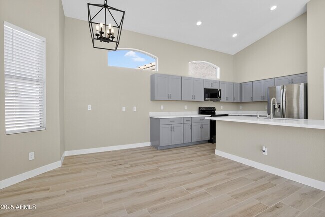 Building Photo - 11517 W Laurelwood Ln