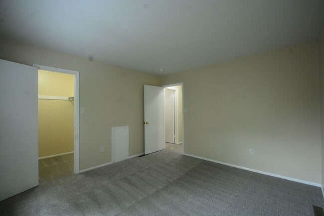 Building Photo - Recently Updated 3 Bedroom 1 Bath in Newar...