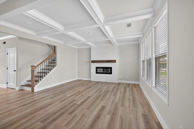 Building Photo - 4407 Silver Oak Dr SW