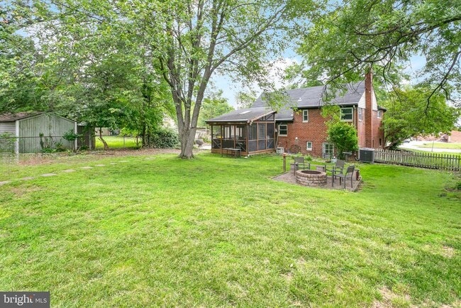 Building Photo - 6833 Inverness Dr