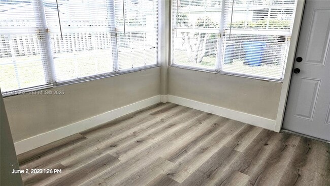 Building Photo - 626 S 28th Ave