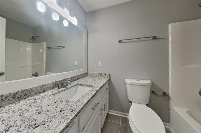 Building Photo - 1043 Foxhollow Tr