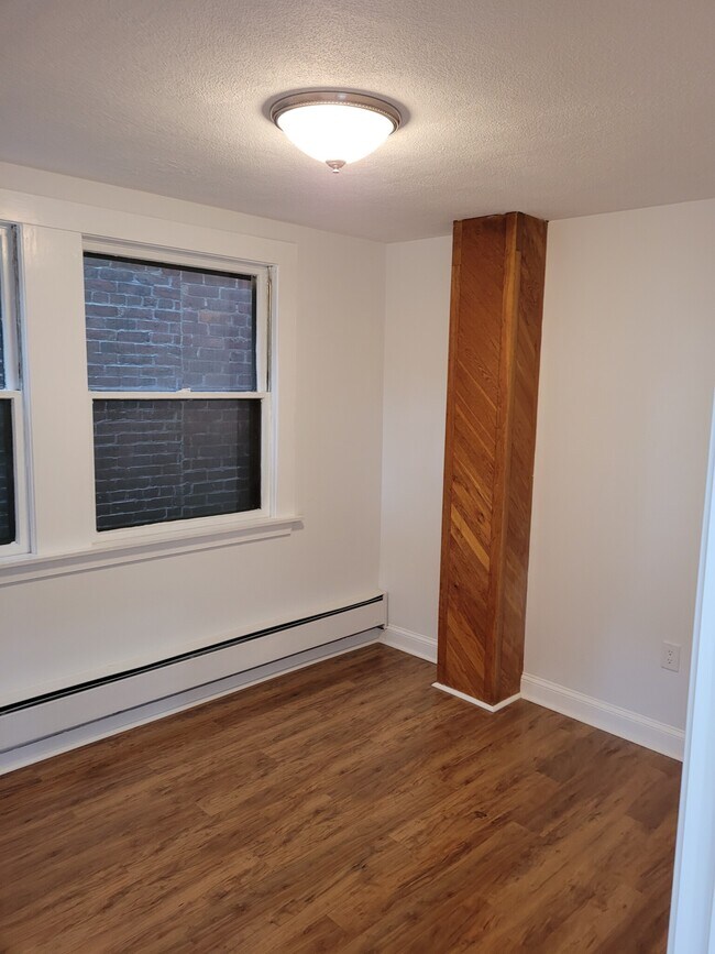 Building Photo - 226 Hanover St