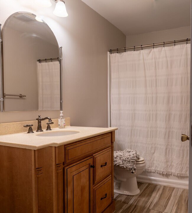 Building Photo - Fully Furnished 4 Bedroom Home Near Quail Lake!!!! MUST SEE!