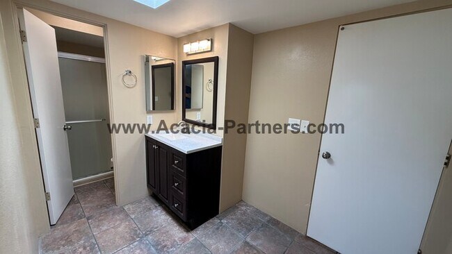 Building Photo - Three bedroom townhome with community pool