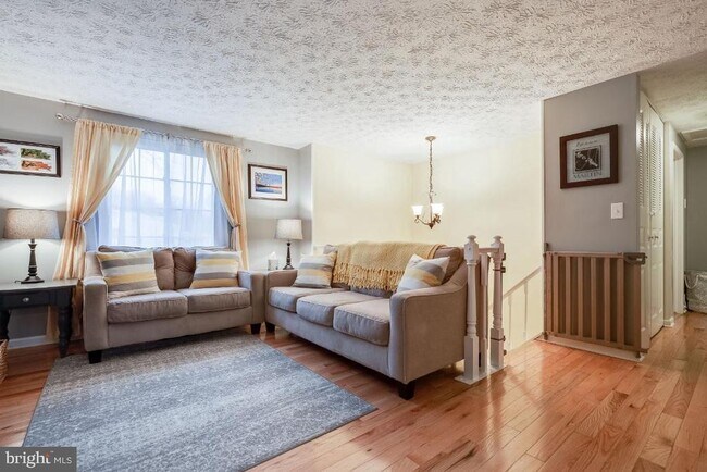 Building Photo - 8280 Wold Den Ct