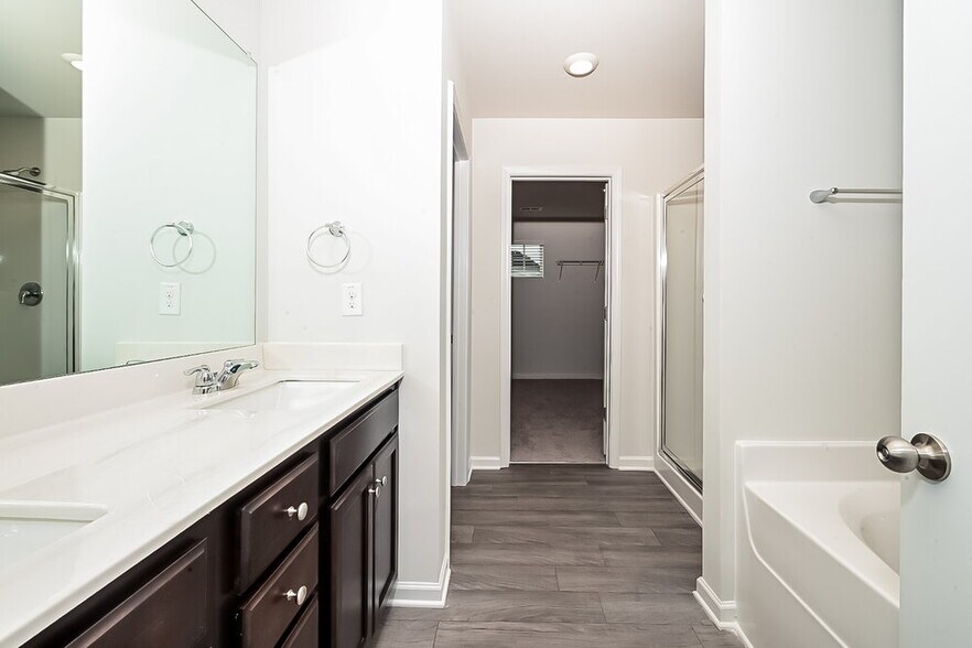 Building Photo - 457 Culloden Moor Dr