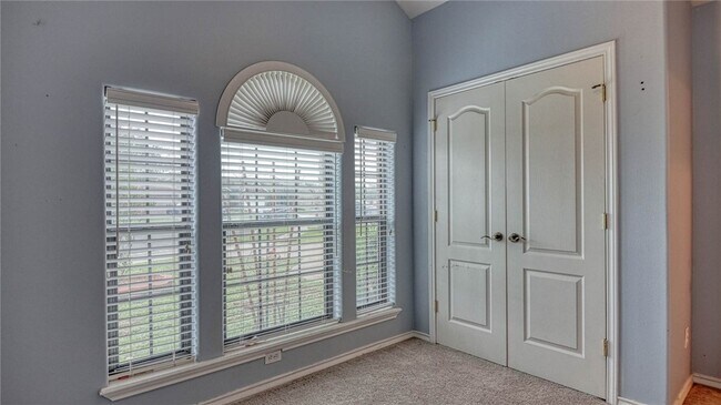 Building Photo - 2542 Windrose Dr
