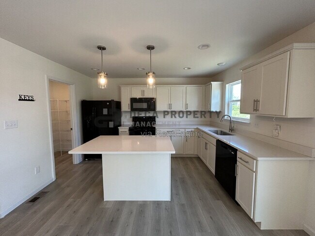 Building Photo - 16732 River Stone Dr