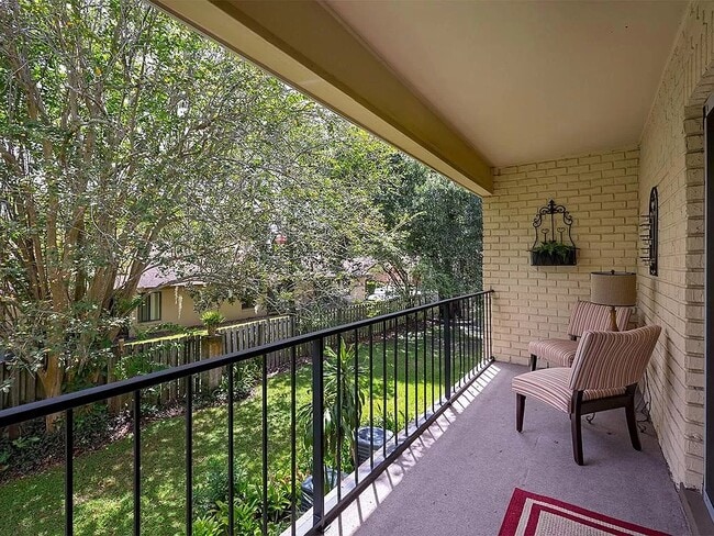 Building Photo - 226 Lewfield Cir