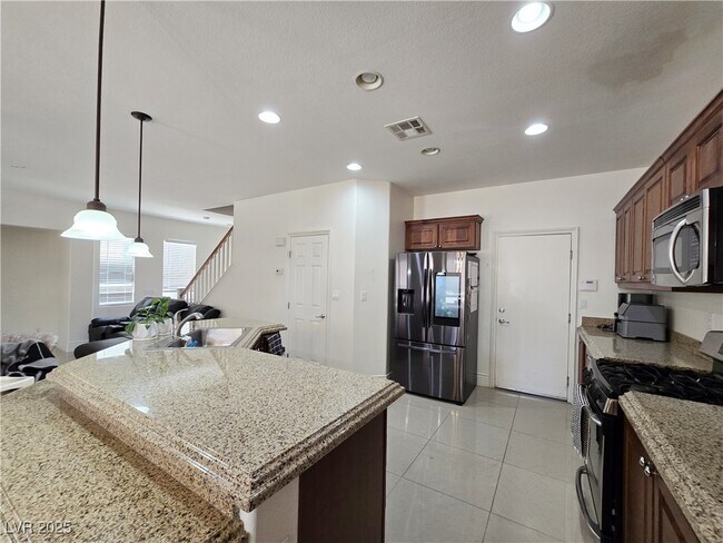 Building Photo - 125 Short Ruff Way