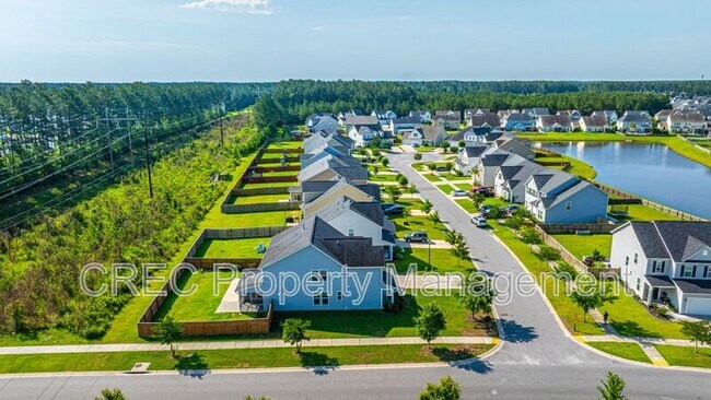 Building Photo - 201 Bigleaf Ct