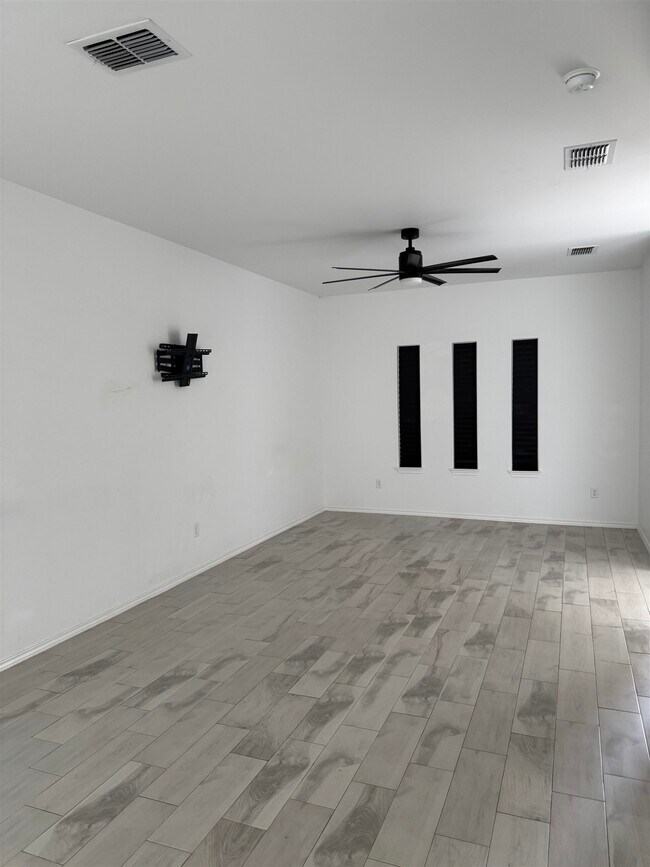 Building Photo - 4214 Gavilan Dr