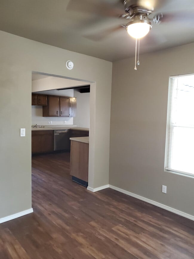 Building Photo - 3213 Center St NE