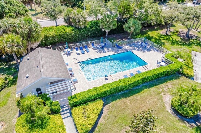Building Photo - 841 Waterside Dr
