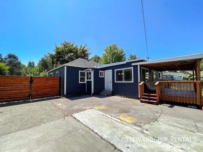 Building Photo - 116 Cedar Ln
