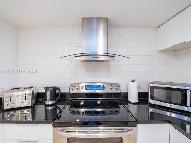 Building Photo - 9 Island Ave