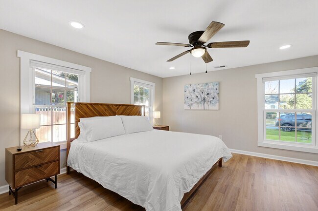 Building Photo - 4737 Aster Dr