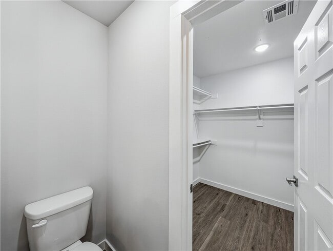 Building Photo - 6511 NW Altus St